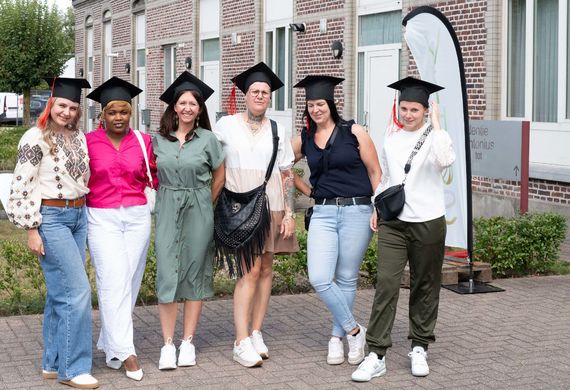 Samen leren, groeien en zorgen: VitaS leidt nieuwe zorgkundigen op