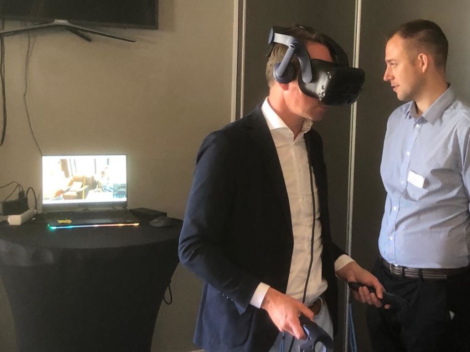 Vlaams minister test VR-module